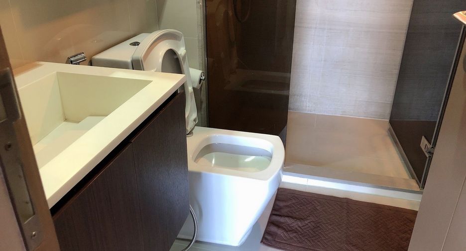 For rent 1 bed condo in Khlong Toei, Bangkok