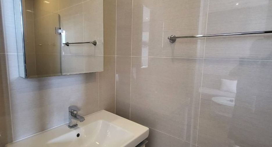 For rent studio condo in Khlong Toei, Bangkok