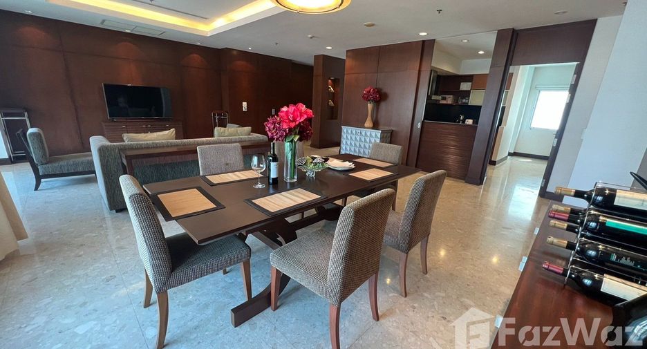 For rent 3 bedrooms condo in Pathum Wan, Bangkok