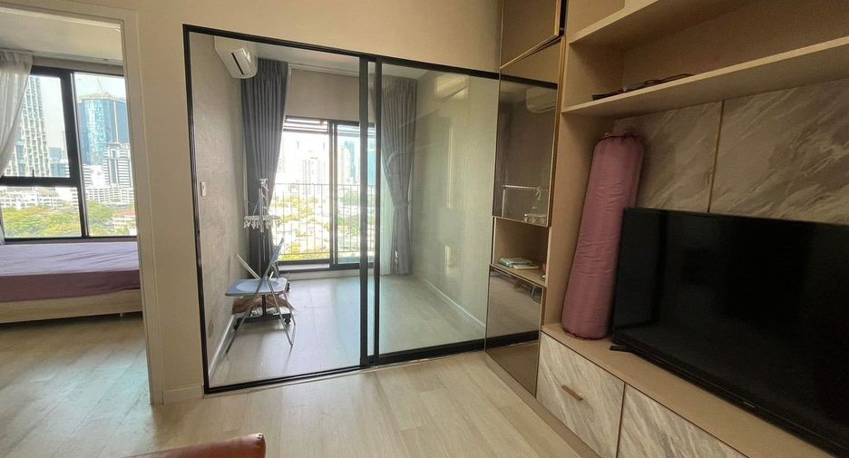 For rent 1 bed condo in Sathon, Bangkok