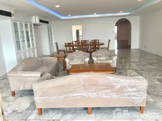 For rent 4 bedrooms condo in Watthana, Bangkok
