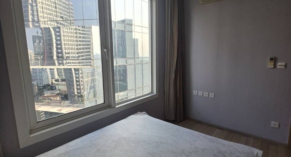 For rent 2 bedrooms condo in Khlong Toei, Bangkok