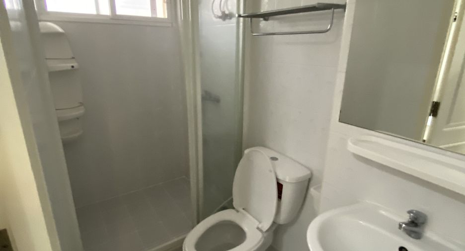 For rent 2 bedrooms apartment in Watthana, Bangkok