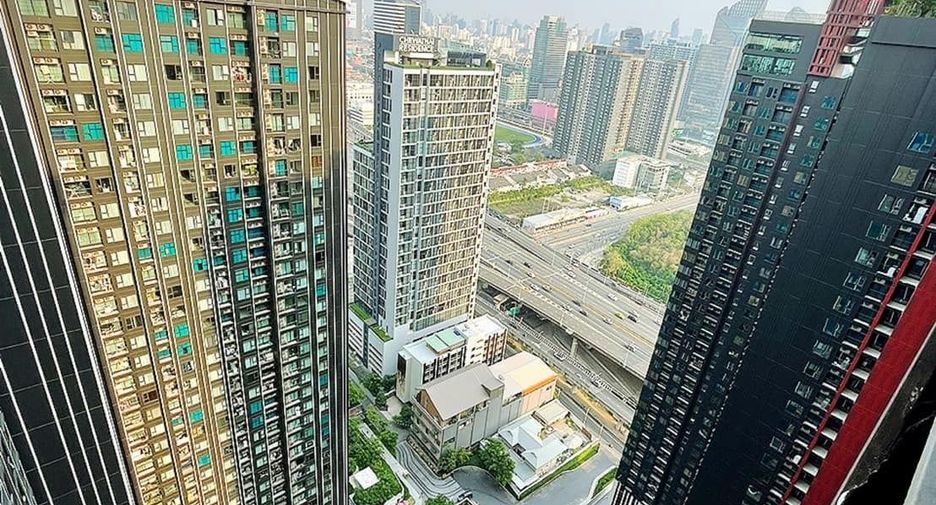 Condo en alquiler de estudio en Huai Khwang, Bangkok