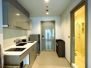 Condo en alquiler de estudio en Huai Khwang, Bangkok