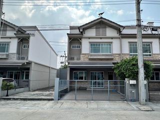出租 3 卧室 联排别墅 在 Bang Phli, Samut Prakan