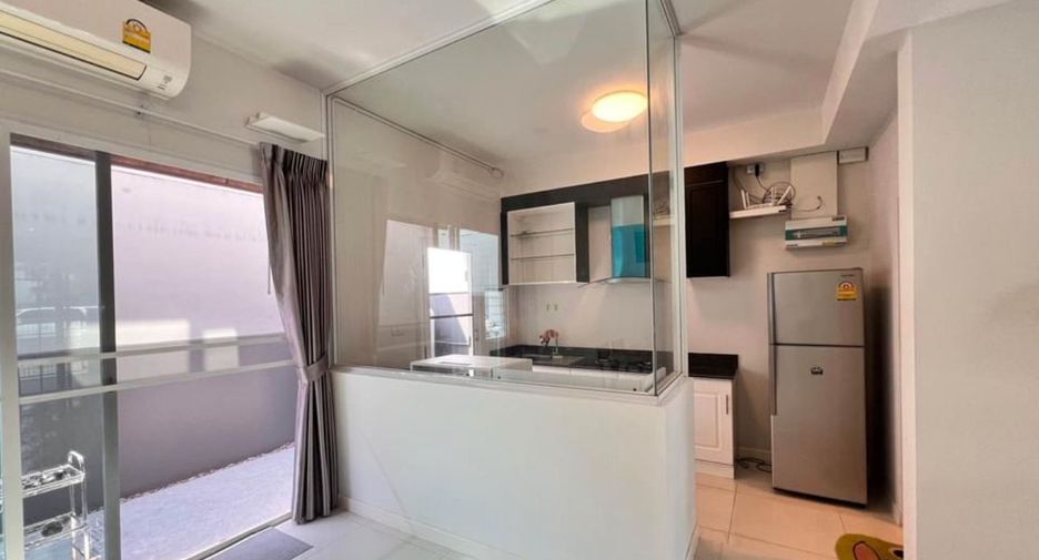 For rent 3 bedrooms townhouse in Bang Phli, Samut Prakan