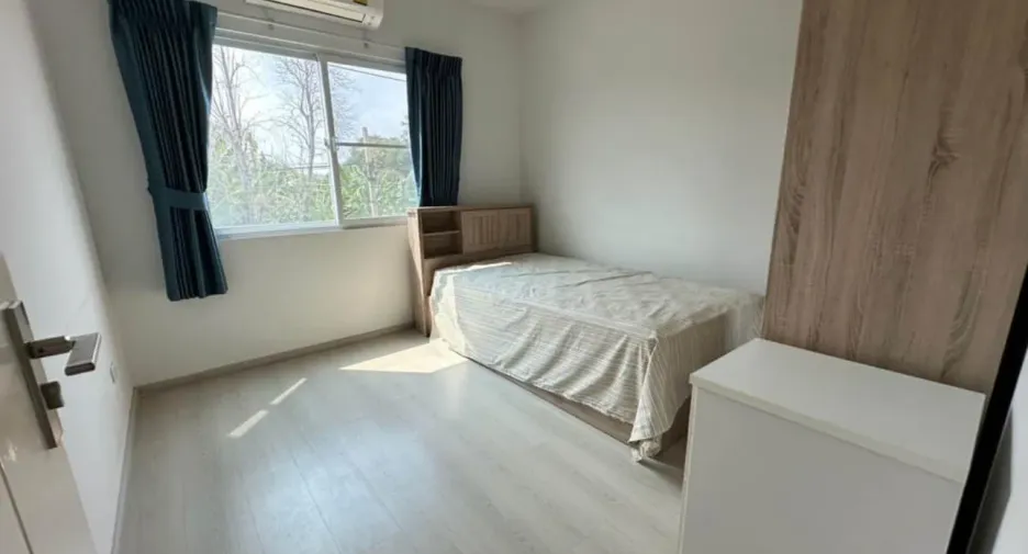 For rent 3 bedrooms townhouse in Bang Phli, Samut Prakan
