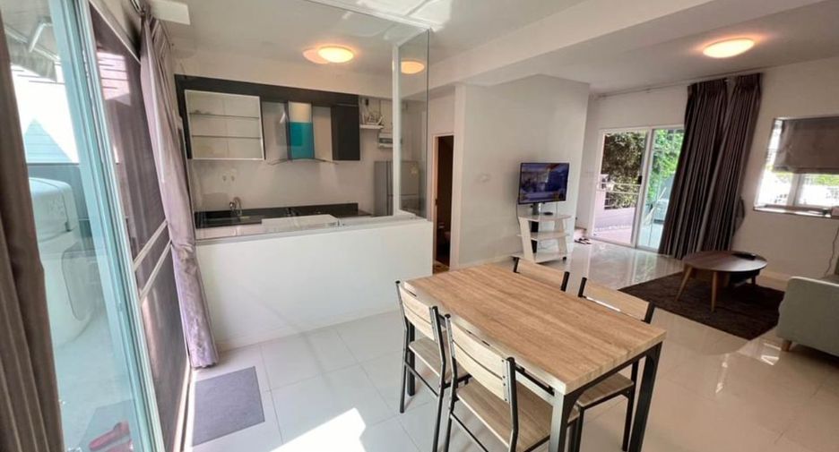 For rent 3 bedrooms townhouse in Bang Phli, Samut Prakan