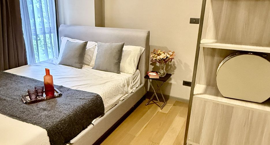 For rent 2 bedrooms condo in Watthana, Bangkok
