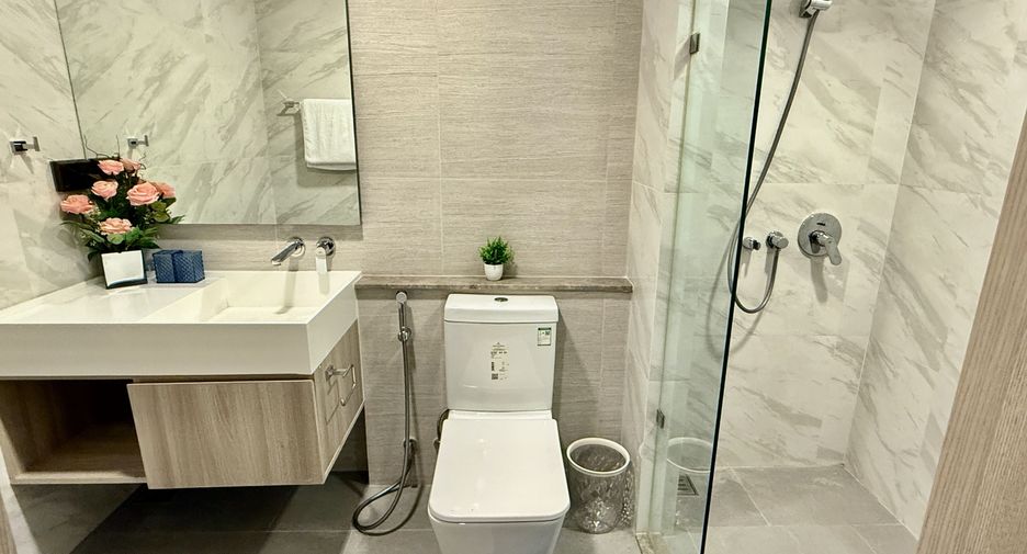 For rent 2 bedrooms condo in Watthana, Bangkok