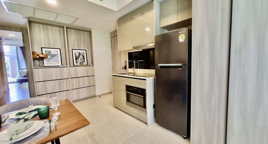 For rent 2 bedrooms condo in Watthana, Bangkok