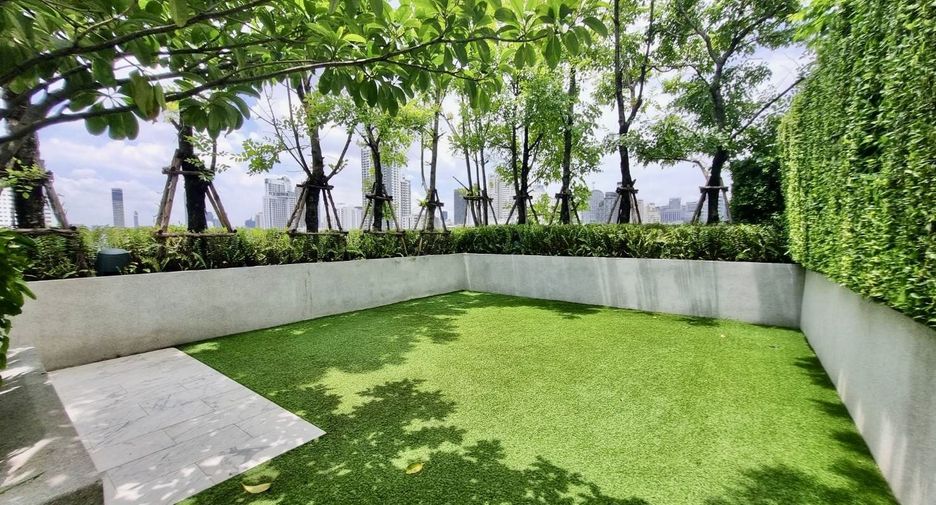 For rent 2 bedrooms condo in Watthana, Bangkok