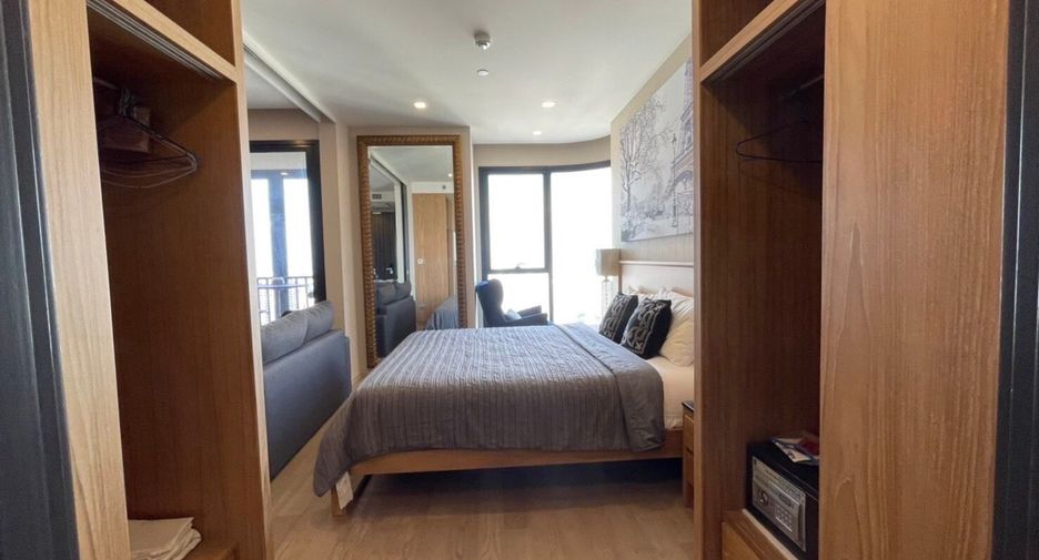 For rent 1 bed condo in Khlong Toei, Bangkok