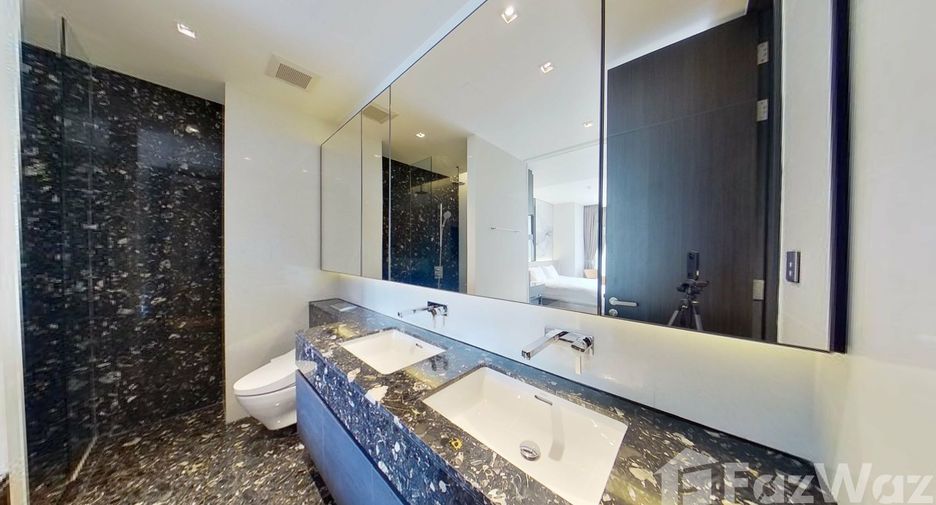 For rent 2 bedrooms condo in Khlong Toei, Bangkok