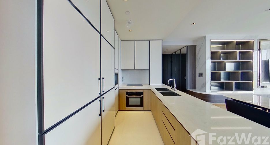For rent 2 bedrooms condo in Khlong Toei, Bangkok