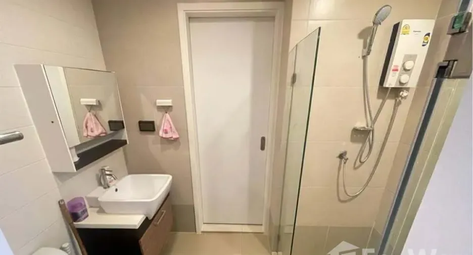 For rent 1 bed condo in Phra Khanong, Bangkok