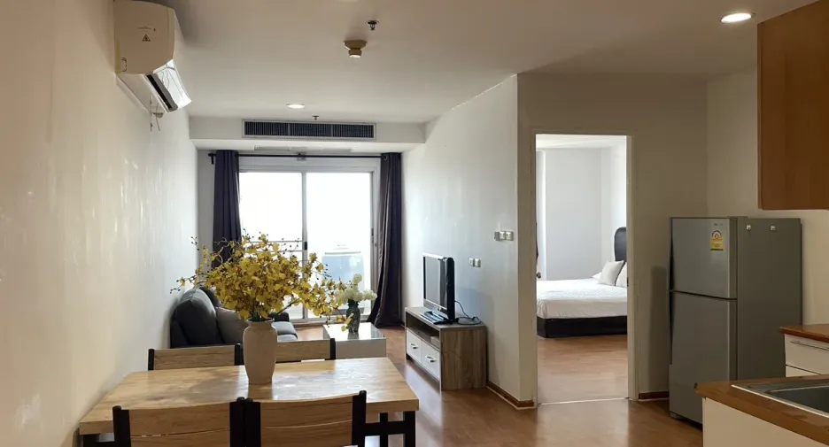 For rent 2 bedrooms condo in Khlong Toei, Bangkok