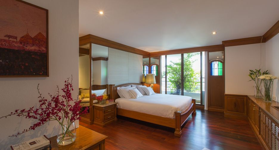 For rent 2 bedrooms condo in Watthana, Bangkok