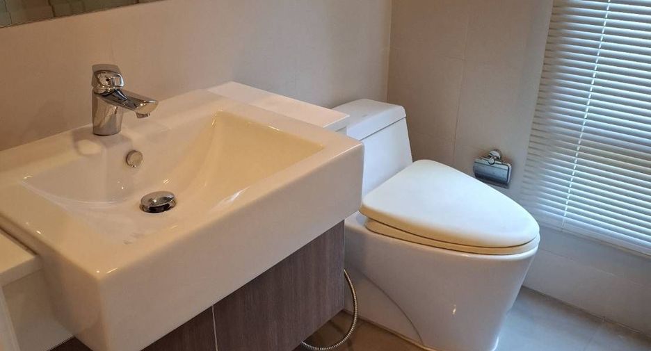 Condo en alquiler de 2 habitaciones en Watthana, Bangkok
