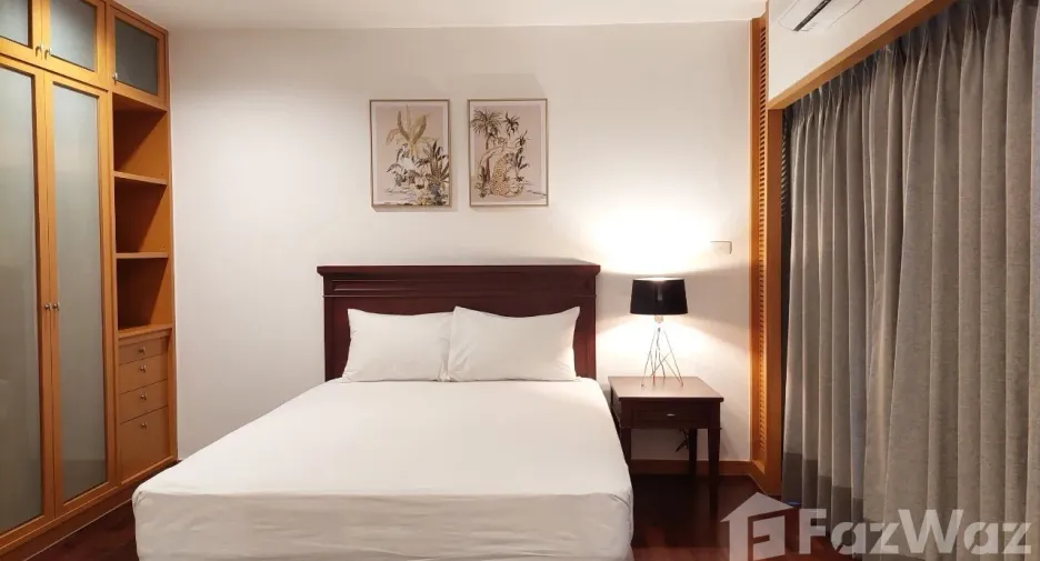 For rent 3 bedrooms condo in Sathon, Bangkok