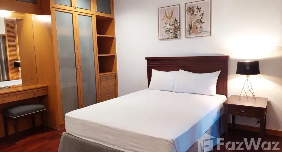 For rent 3 bedrooms condo in Sathon, Bangkok