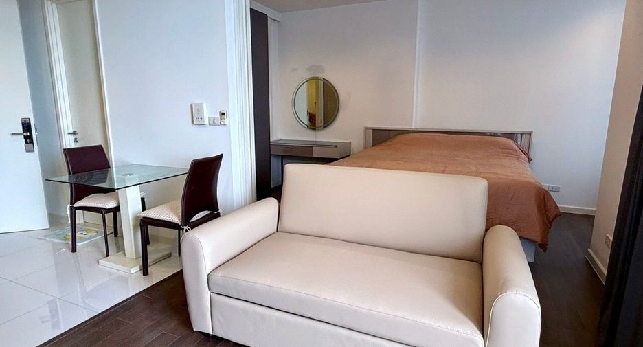 For rent 1 bed condo in Sathon, Bangkok