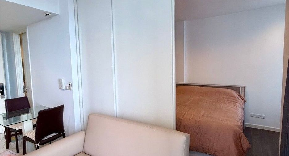 For rent 1 bed condo in Sathon, Bangkok
