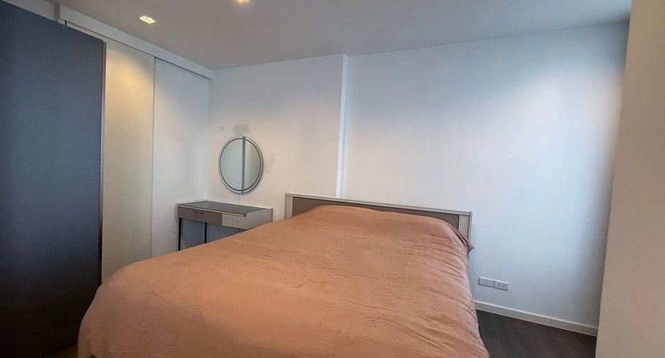 For rent 1 bed condo in Sathon, Bangkok