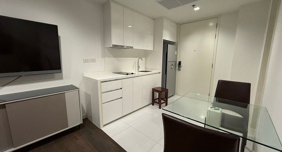 For rent 1 bed condo in Sathon, Bangkok