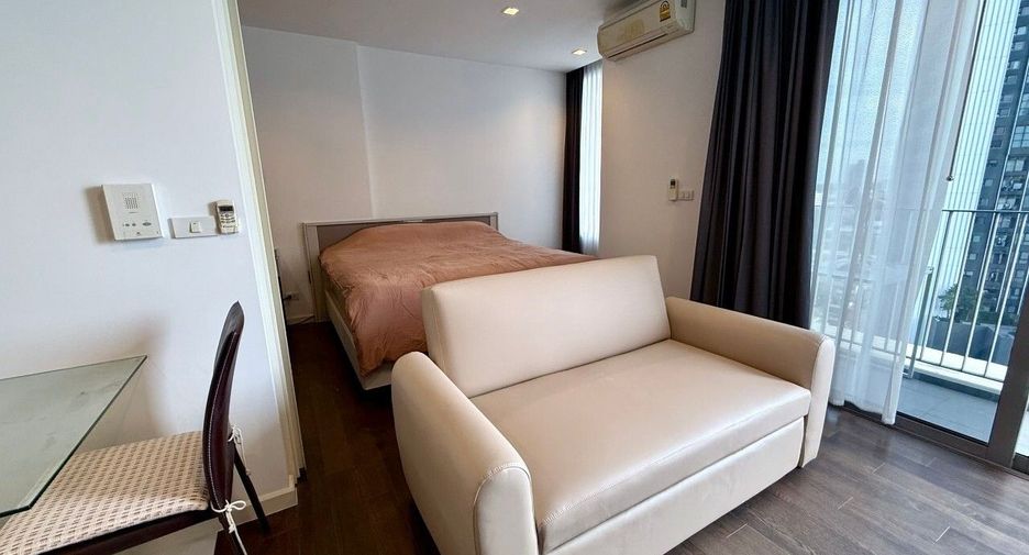 For rent 1 bed condo in Sathon, Bangkok