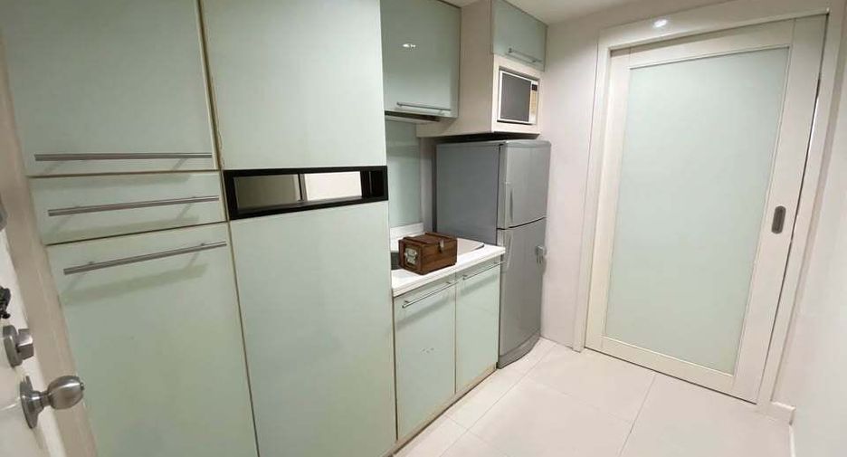 For rent 1 bed condo in Huai Khwang, Bangkok