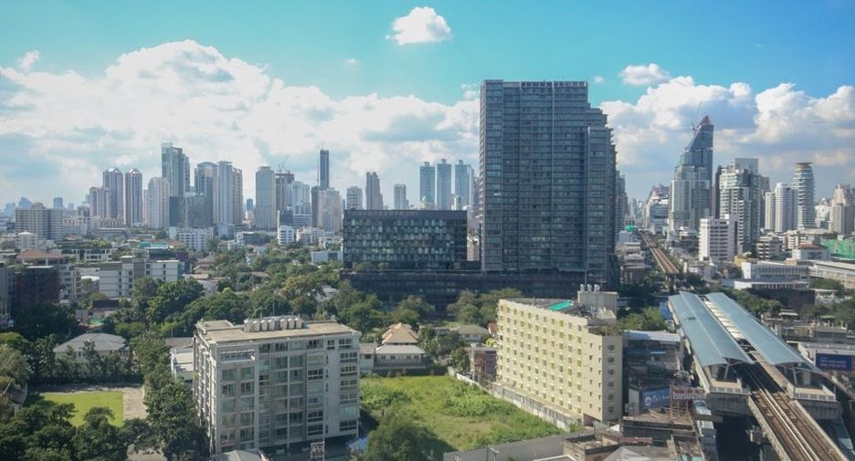 For rent 2 bedrooms condo in Khlong Toei, Bangkok