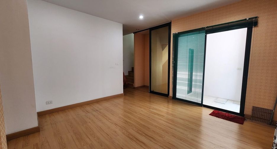For rent 3 bedrooms house in Mueang Samut Prakan, Samut Prakan