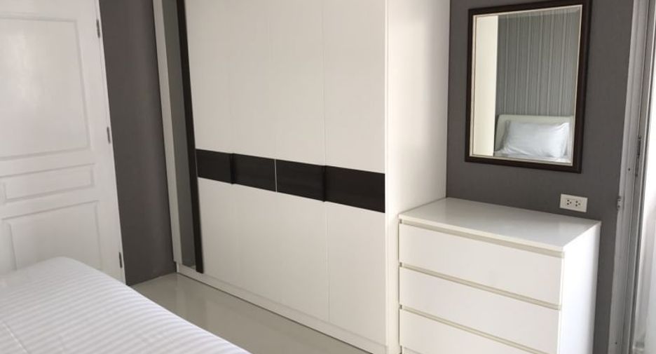 For rent 3 bedrooms condo in Khlong Toei, Bangkok