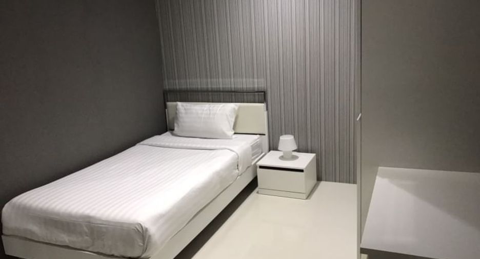 For rent 3 bedrooms condo in Khlong Toei, Bangkok