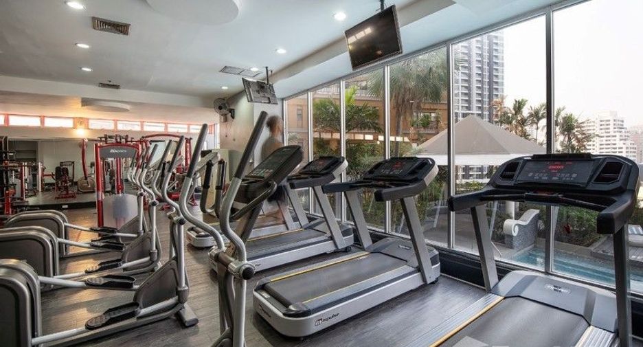 For rent 3 bedrooms condo in Khlong Toei, Bangkok
