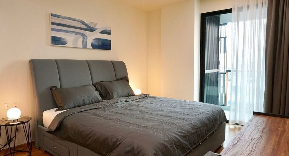For rent 3 bedrooms condo in Khlong Toei, Bangkok