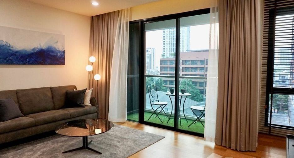 For rent 3 bedrooms condo in Khlong Toei, Bangkok