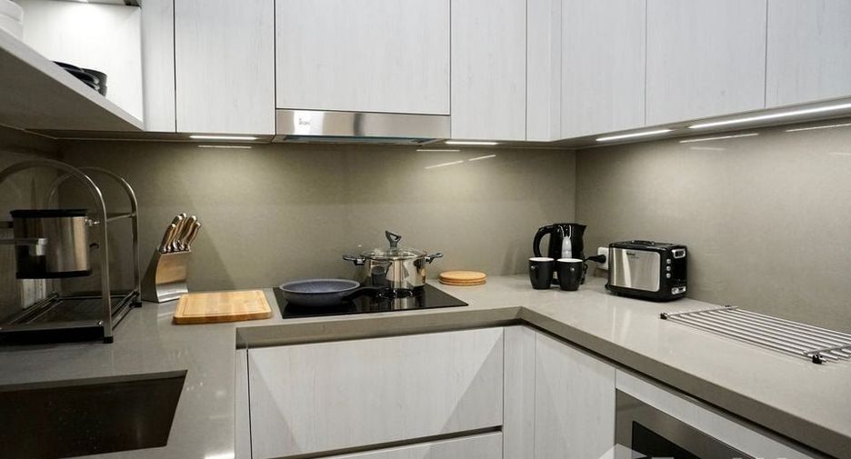 For rent 3 bedrooms condo in Khlong Toei, Bangkok