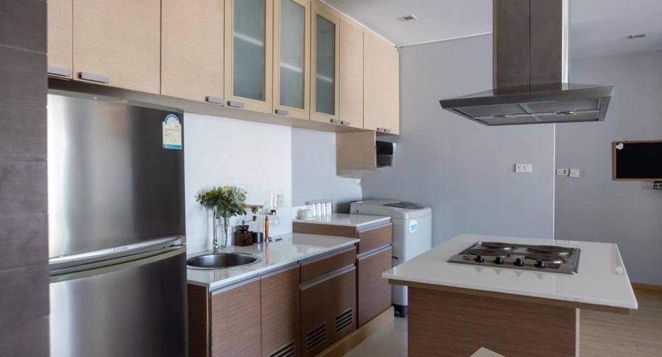 For rent 2 bedrooms condo in Watthana, Bangkok