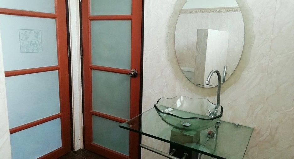 Аренда 3 спальни дом в Кхан На Яо, Бангкок