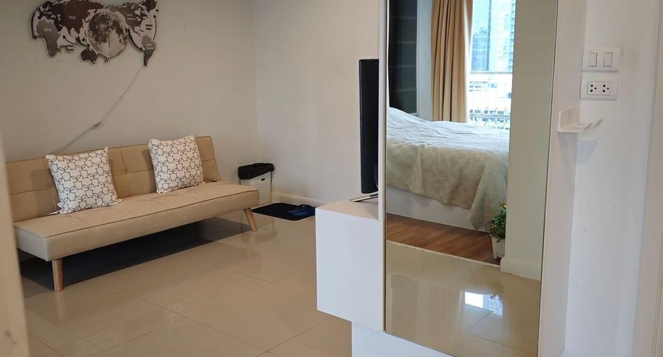 For rent 1 bed condo in Huai Khwang, Bangkok