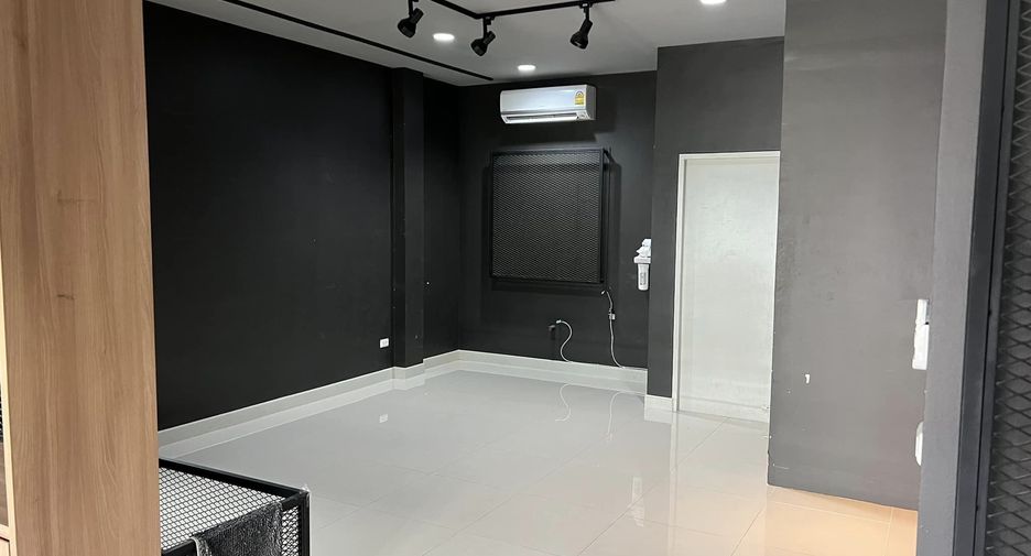 Casa adosada en alquiler de 3 habitaciones en Lak Si, Bangkok