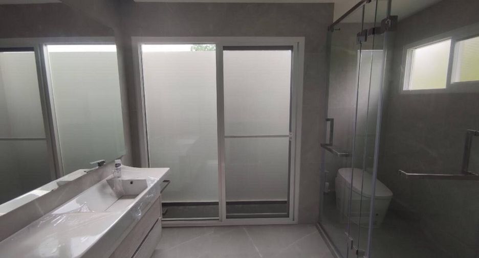 For rent 4 bedrooms house in Prawet, Bangkok