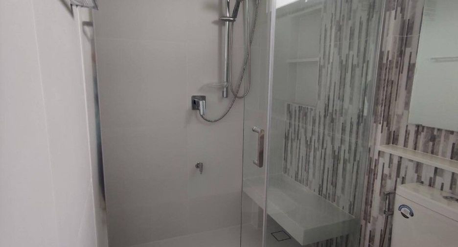 For rent 4 bedrooms house in Prawet, Bangkok