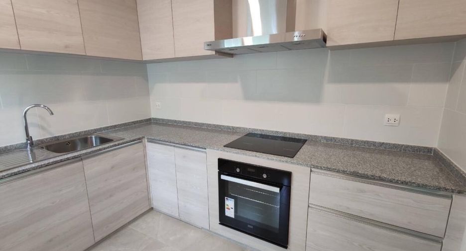 For rent 4 bedrooms house in Prawet, Bangkok