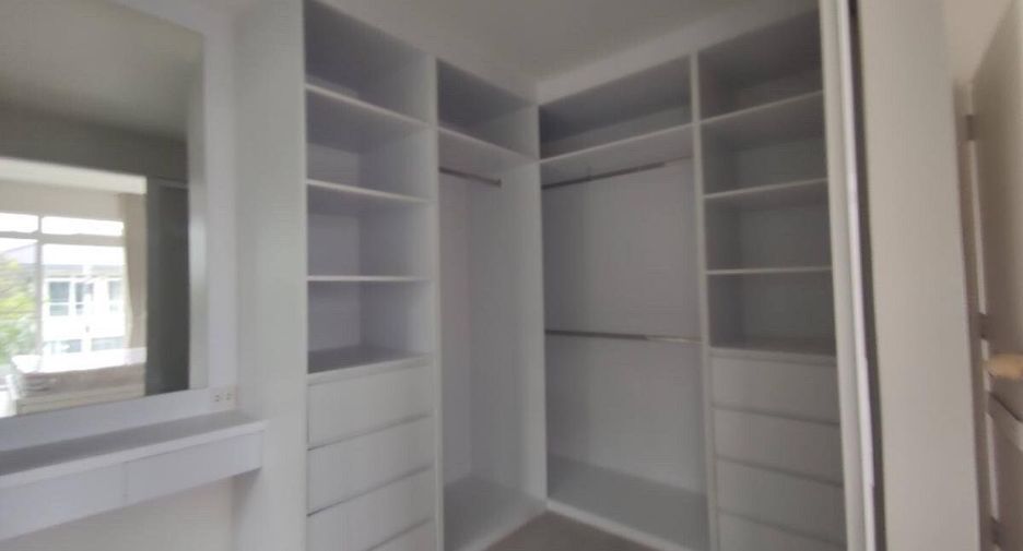 For rent 4 bedrooms house in Prawet, Bangkok