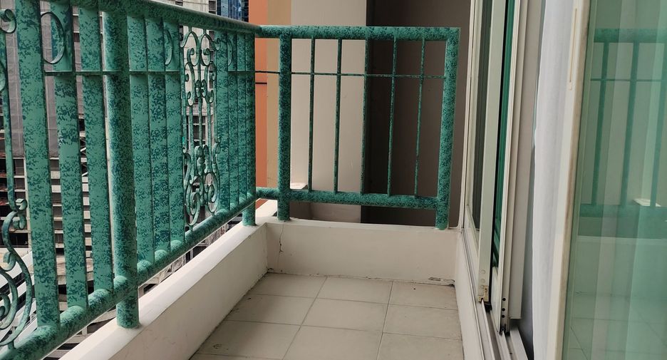 Wohnung zur Miete mit 2 Zimmer in Pathum Wan, Bangkok