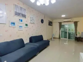 For rent 3 ベッドルーム townhouse in Saphan Sung, Bangkok